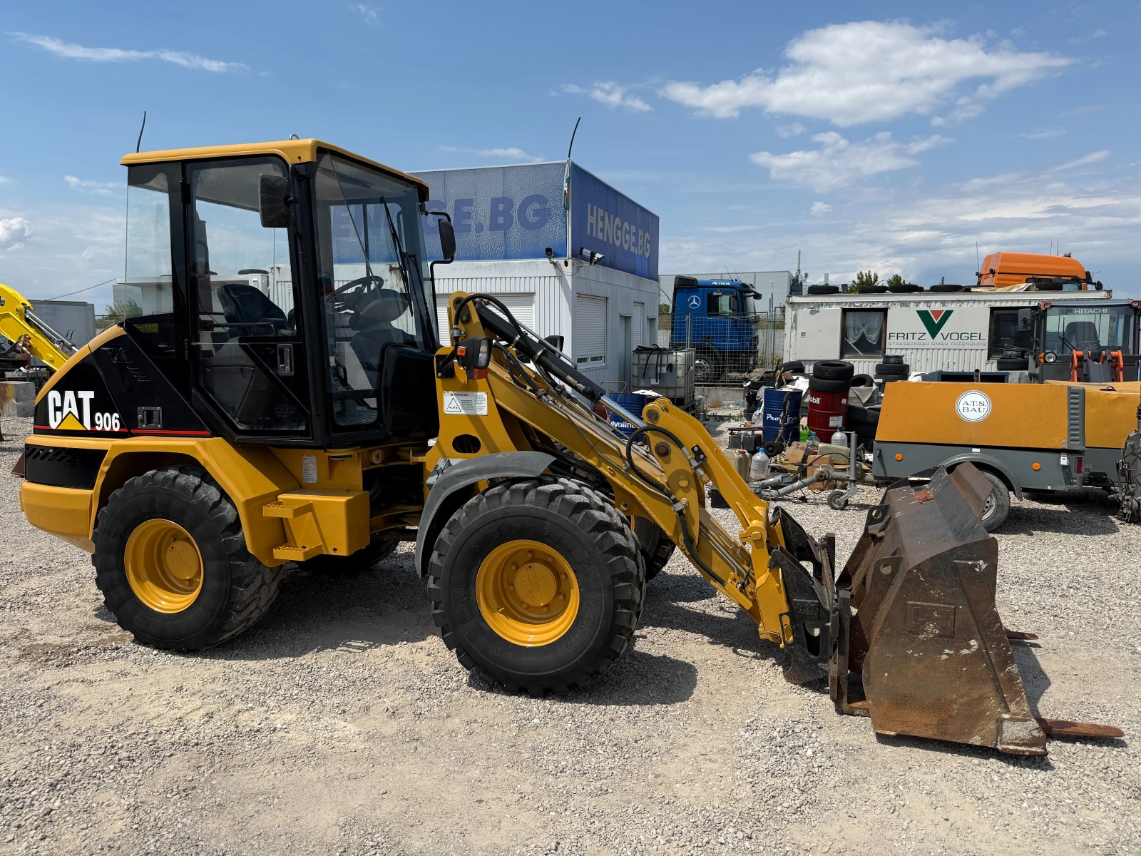 Челен товарач Caterpillar 906, снимка 15 - Индустриална техника - 55405660