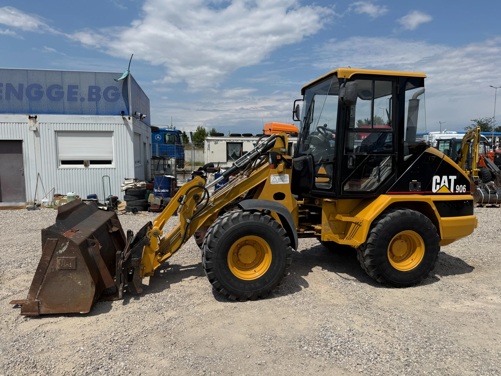 Челен товарач Caterpillar 906, снимка 2 - Индустриална техника - 55405660