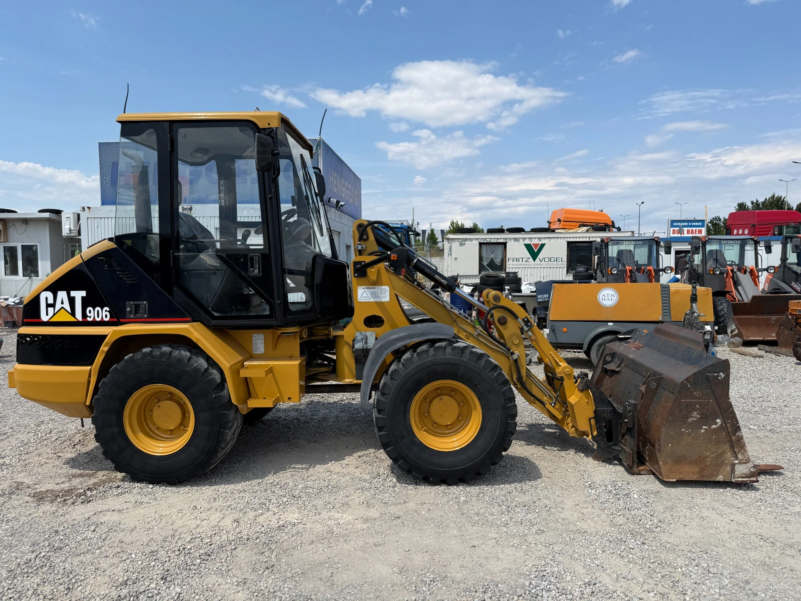Челен товарач Caterpillar 906, снимка 11 - Индустриална техника - 55405660
