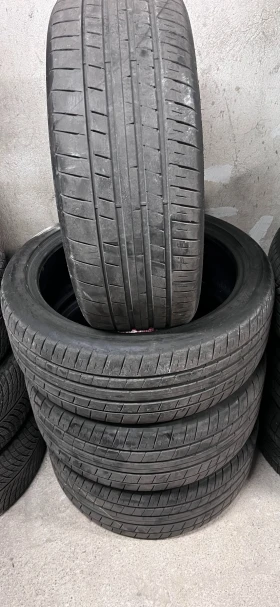      255/40R21