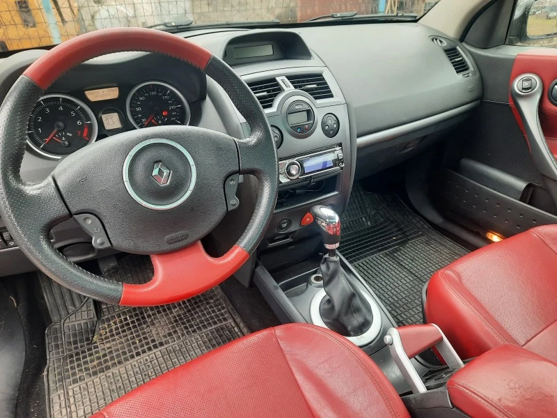 Renault Megane 1.6  i, снимка 12 - Автомобили и джипове - 44570246