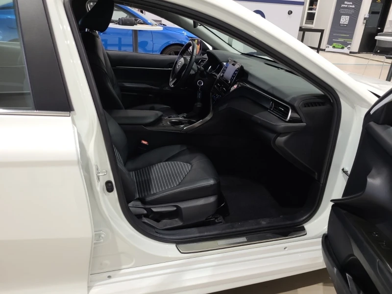 Toyota Camry SE * * CARFAX * * АВТО КРЕДИТ * * , снимка 10 - Автомобили и джипове - 52370679