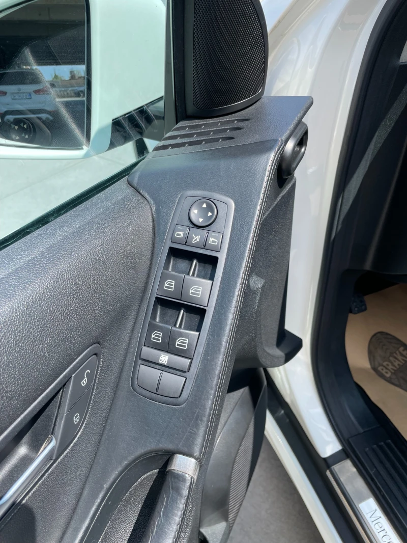 Mercedes-Benz R 350 4 Matic, снимка 11 - Автомобили и джипове - 52416578