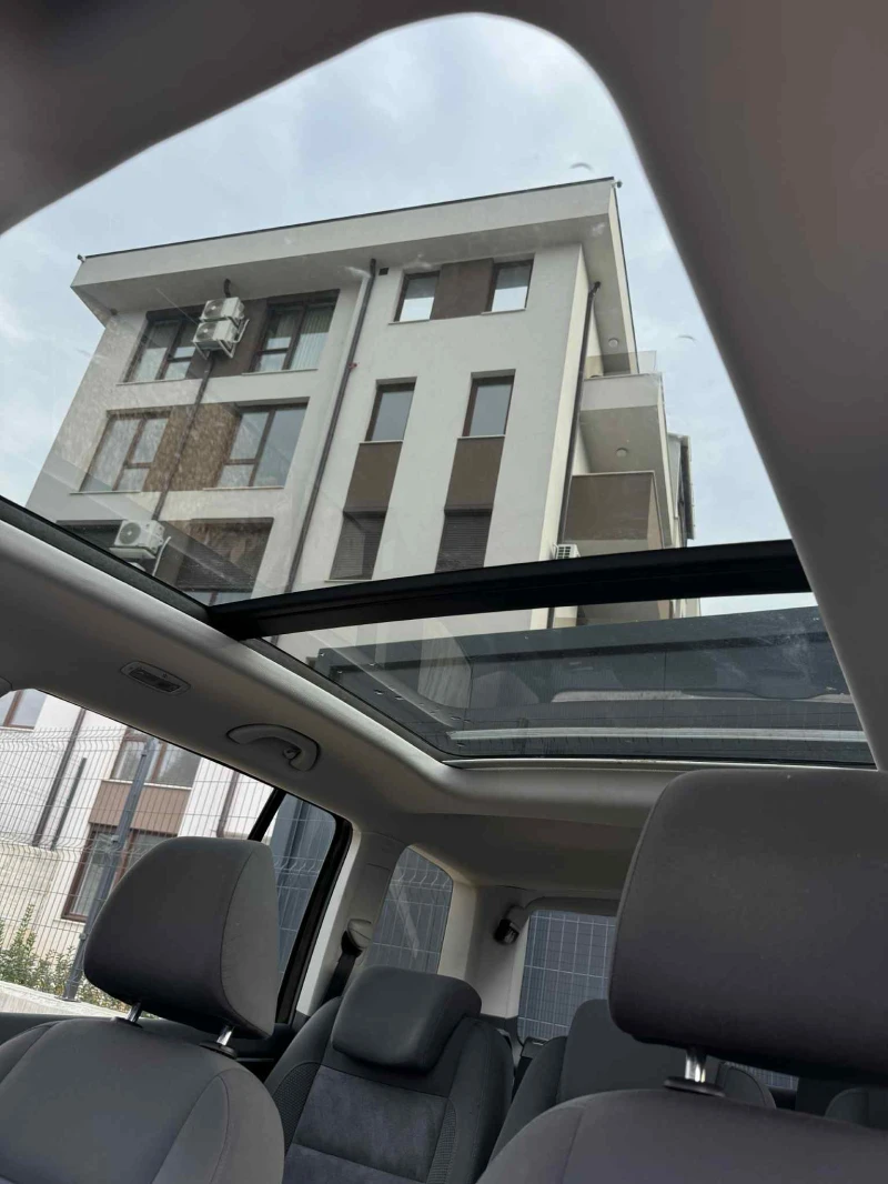 VW Touran 2.0TDI* FULL* DSG* 6+ 1* , снимка 15 - Автомобили и джипове - 52645617