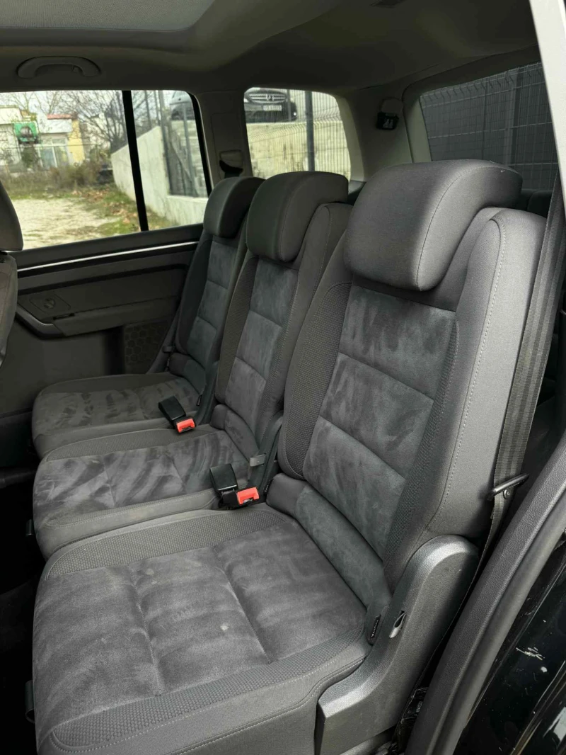 VW Touran 2.0TDI* FULL* DSG* 6+ 1* , снимка 14 - Автомобили и джипове - 52645617