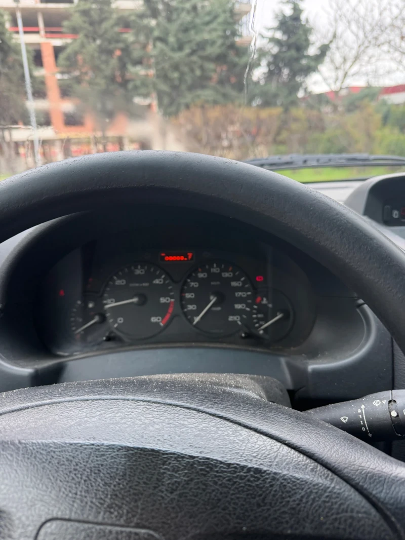 Peugeot Partner 1.6 HDi, снимка 9 - Автомобили и джипове - 52707031