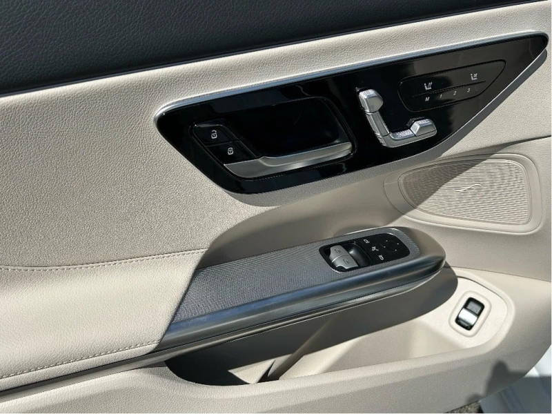 Mercedes-Benz CLE * 300 * CARFAX * ЦЕНА ДО БГ, снимка 12 - Автомобили и джипове - 52923733