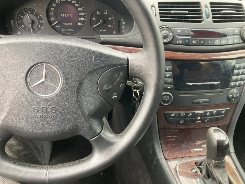 Mercedes-Benz E 220 2.2 Cdi, снимка 6 - Автомобили и джипове - 53498026