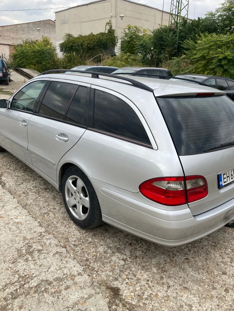 Mercedes-Benz E 220 2.2 Cdi, снимка 5 - Автомобили и джипове - 53498026
