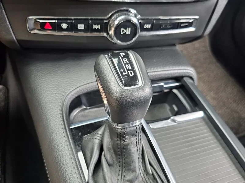 Volvo S90  T5 Momentum, снимка 9 - Автомобили и джипове - 56161244