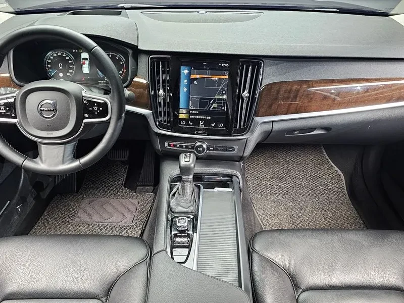 Volvo S90  T5 Momentum, снимка 7 - Автомобили и джипове - 56161244