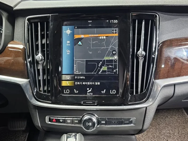 Volvo S90  T5 Momentum, снимка 14 - Автомобили и джипове - 56161244