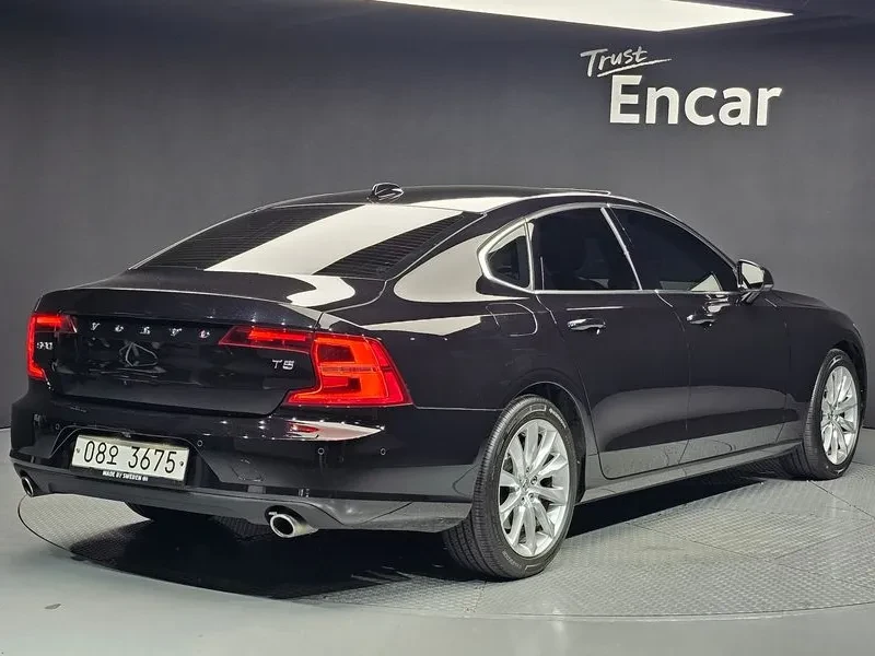 Volvo S90  T5 Momentum, снимка 2 - Автомобили и джипове - 56161244