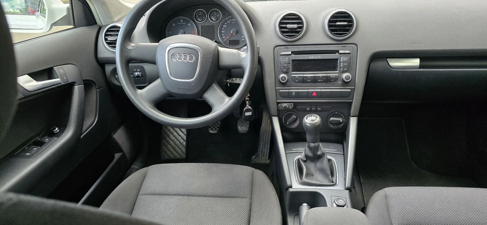 Audi A3 1.6, 130х.км - изображение 9