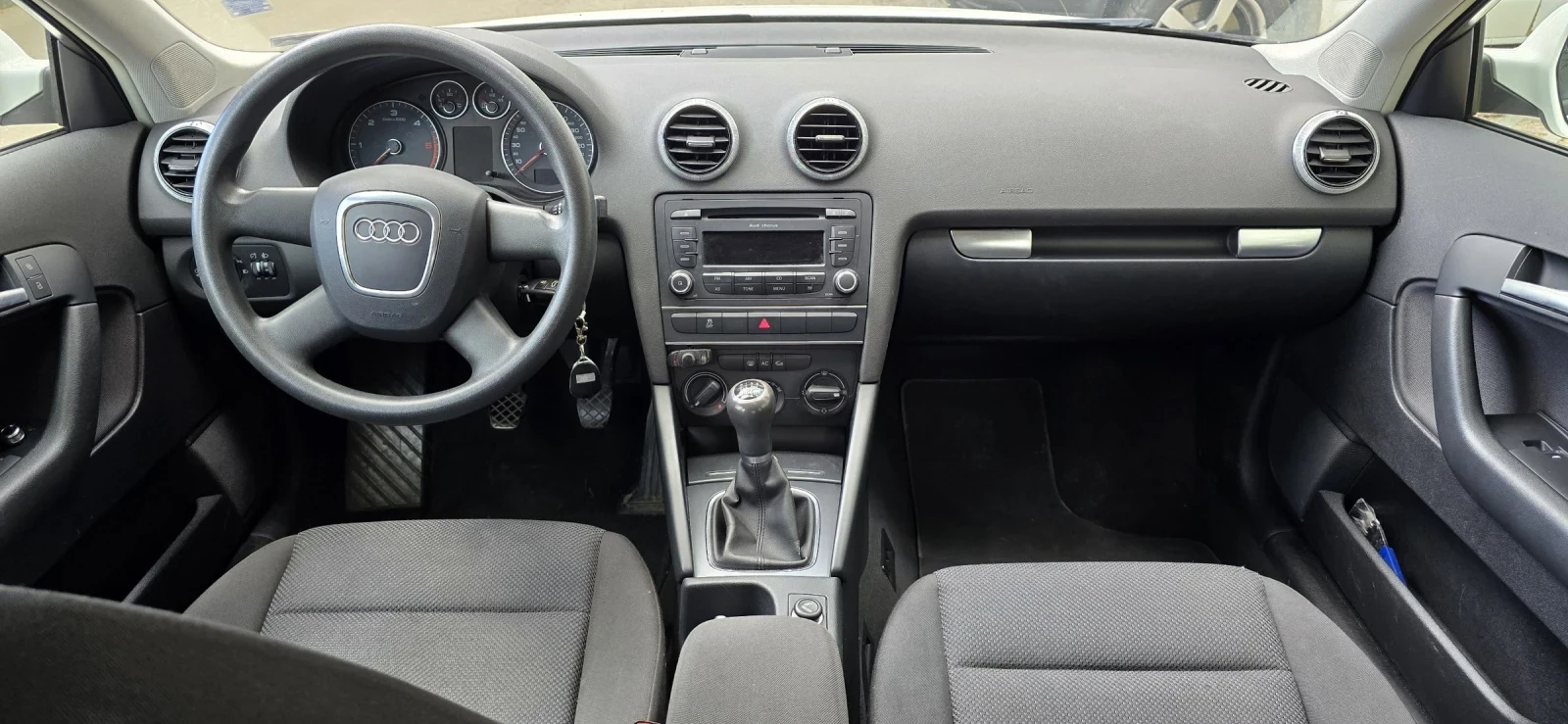Audi A3 1.6, 130х.км - изображение 10