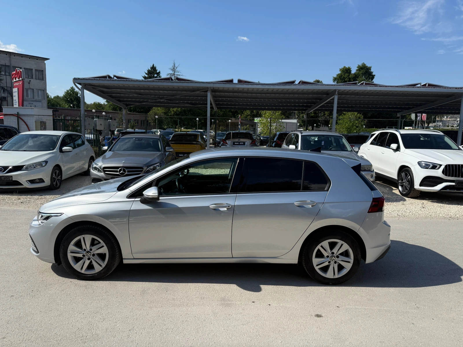 VW Golf 2.0TDI - Life - Напълно обслужен! - изображение 7