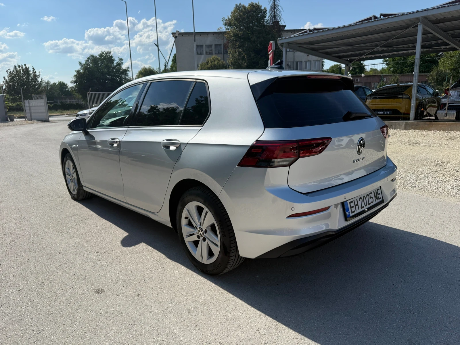 VW Golf 2.0TDI - Life - Напълно обслужен! - изображение 5