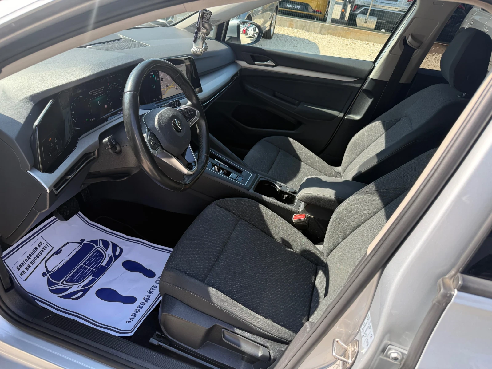 VW Golf 2.0TDI - Life - Напълно обслужен! - изображение 9