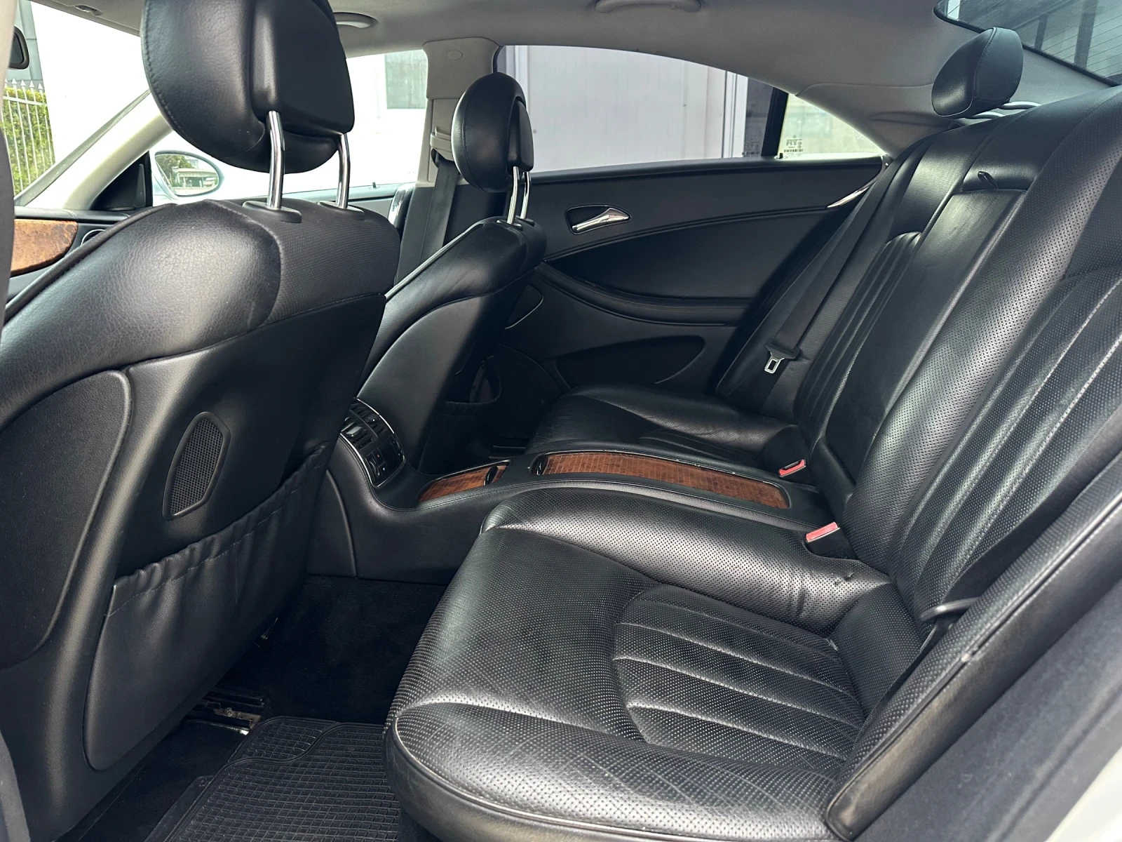 Mercedes-Benz CLS 350 Газ/бензин* Keyless* Подгрев* Обдухване - изображение 8