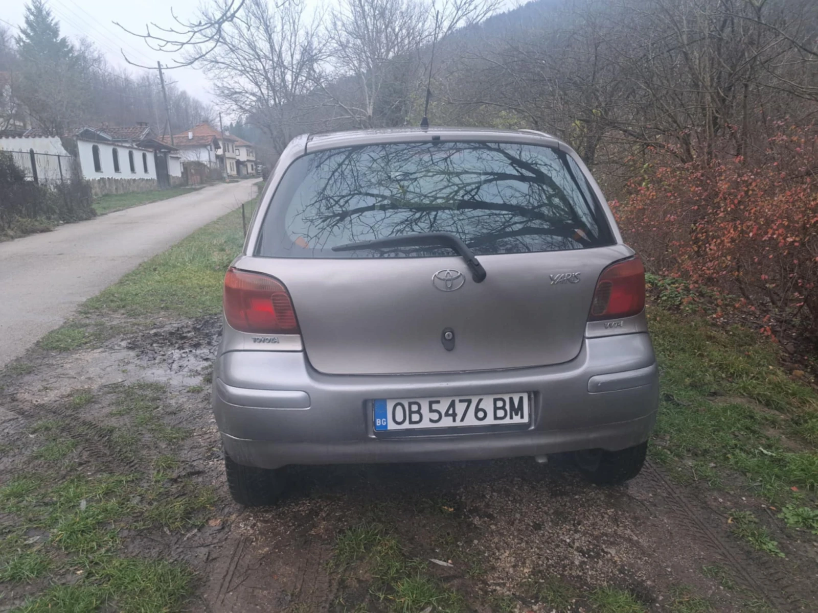 Toyota Yaris  - изображение 4