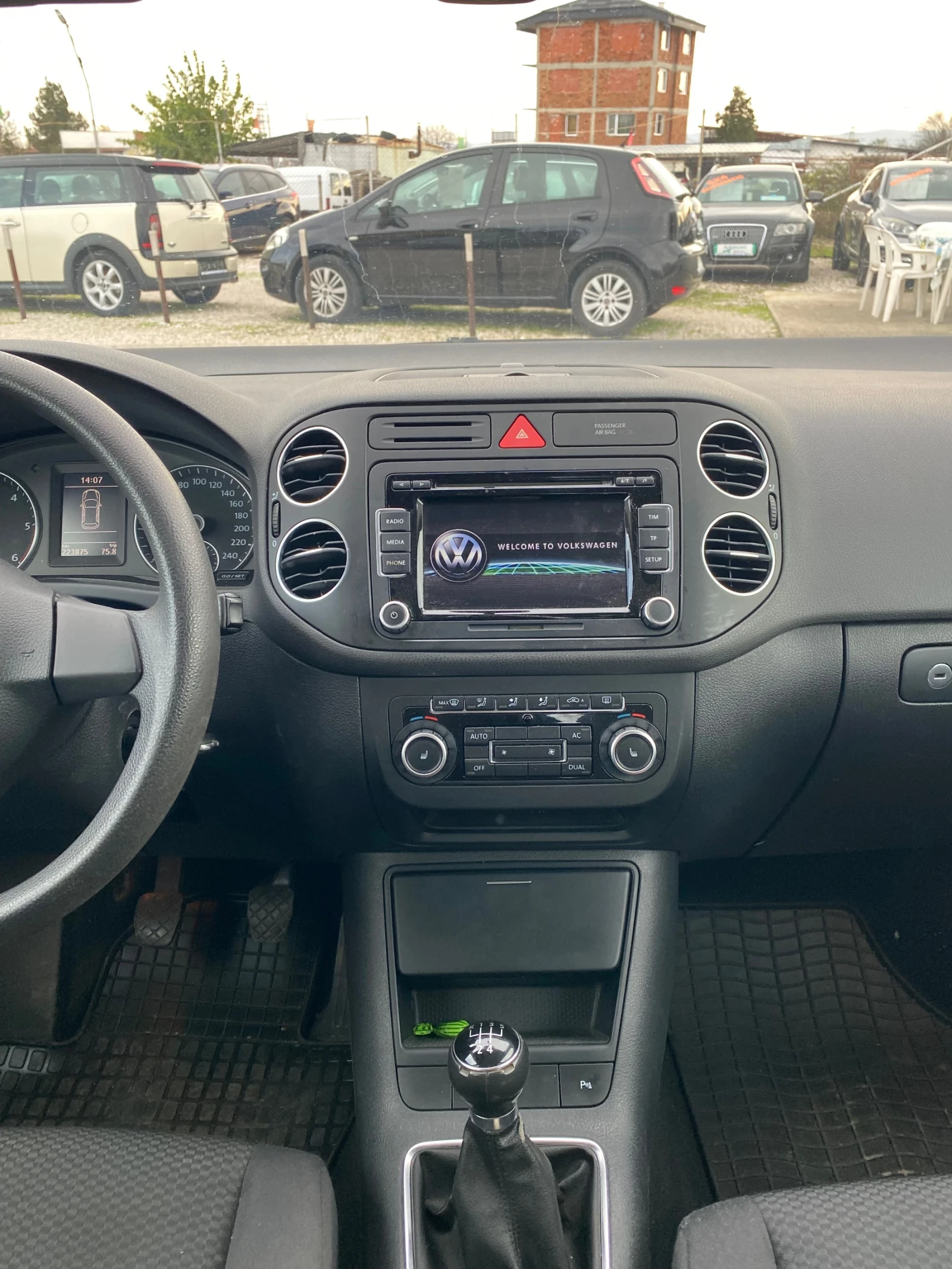 VW Golf Plus 1.6TDI 90ks - изображение 10