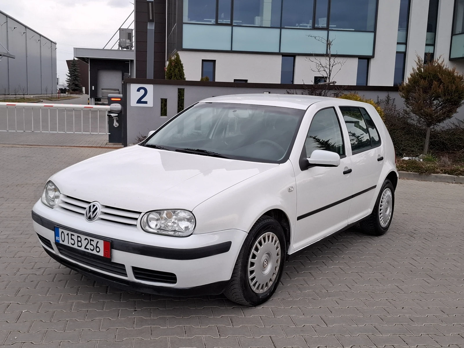 VW Golf 1.9TDI* (90кс)* KLIMATRONIK* НОВ ВНОС* , снимка 7 - Автомобили и джипове - 53905176