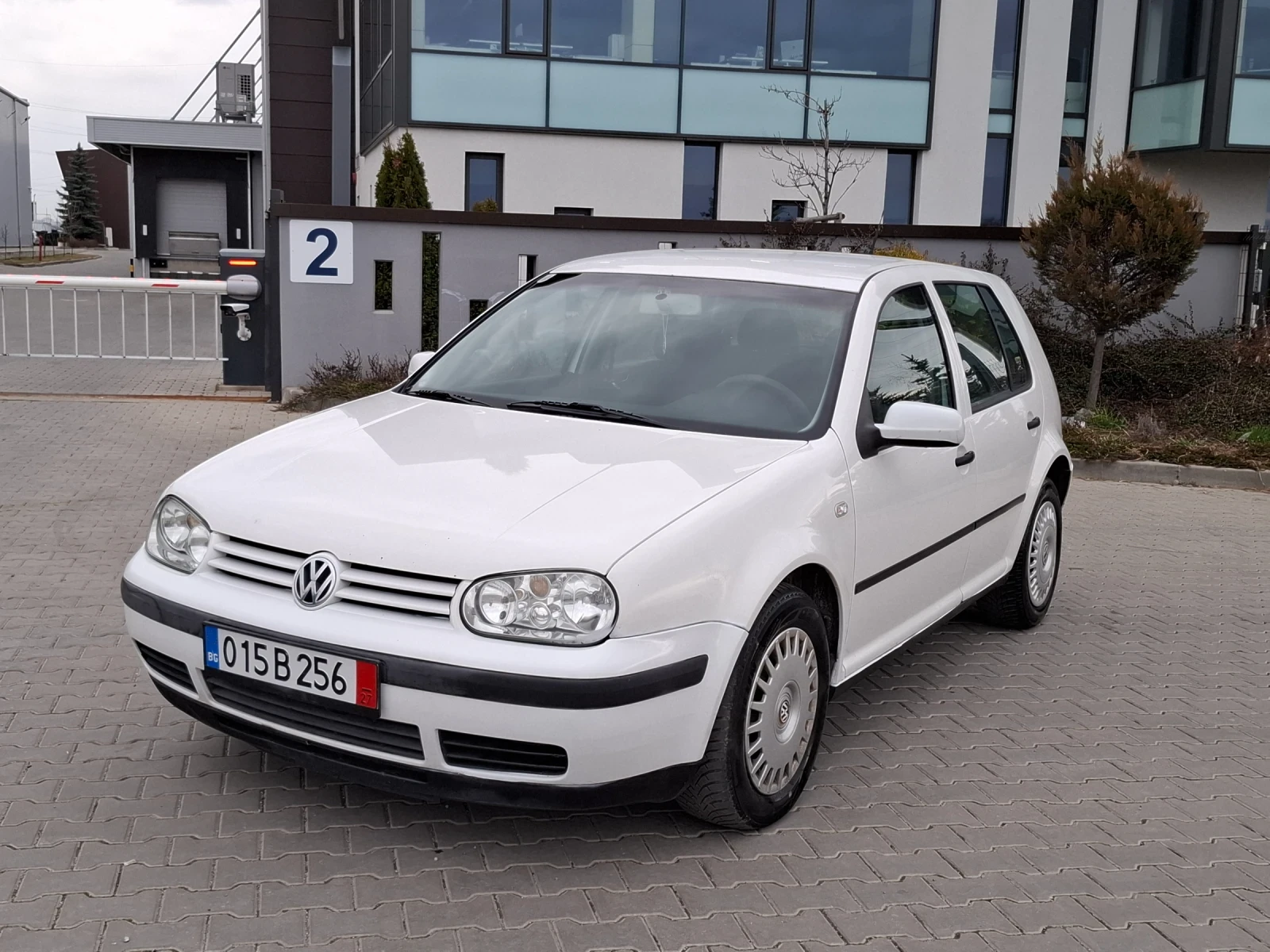 VW Golf 1.9TDI* (90кс)* KLIMATRONIK* НОВ ВНОС* , снимка 8 - Автомобили и джипове - 53905176