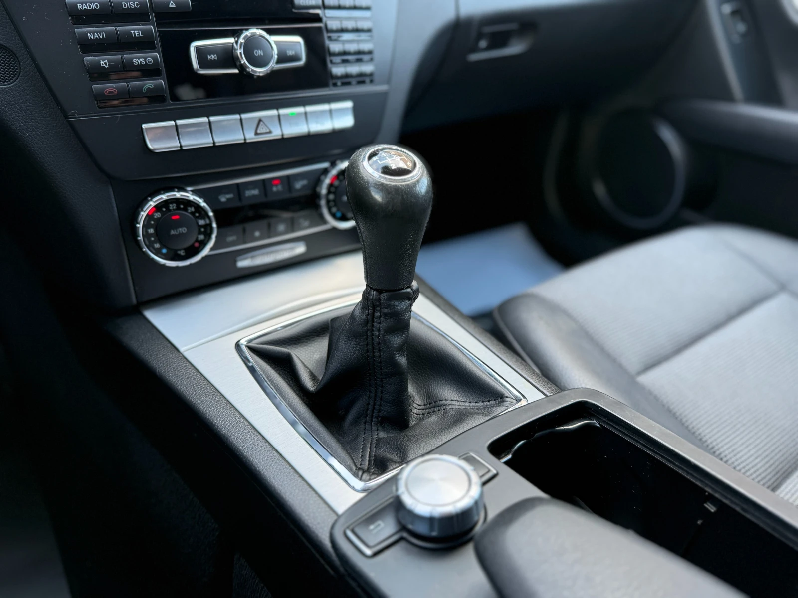 Mercedes-Benz C 200 CDI 6 МЕСЕЦА ГАРАНЦИЯ/2.2D 136к.с Facelift/EURO 5A, снимка 12 - Автомобили и джипове - 54134076