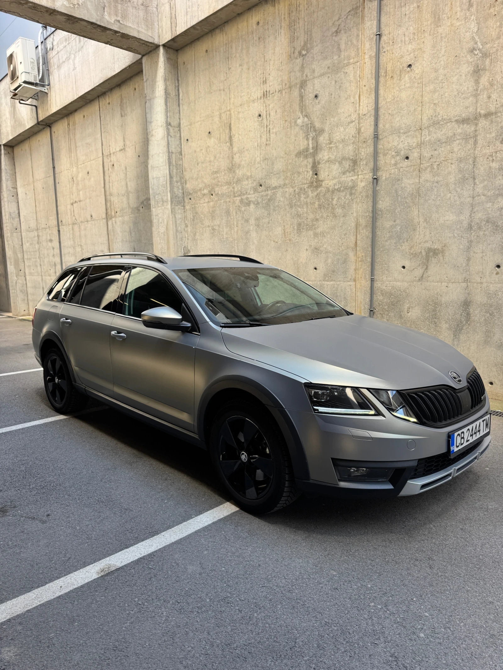 Skoda Octavia SCOUT, снимка 11 - Автомобили и джипове - 54622531