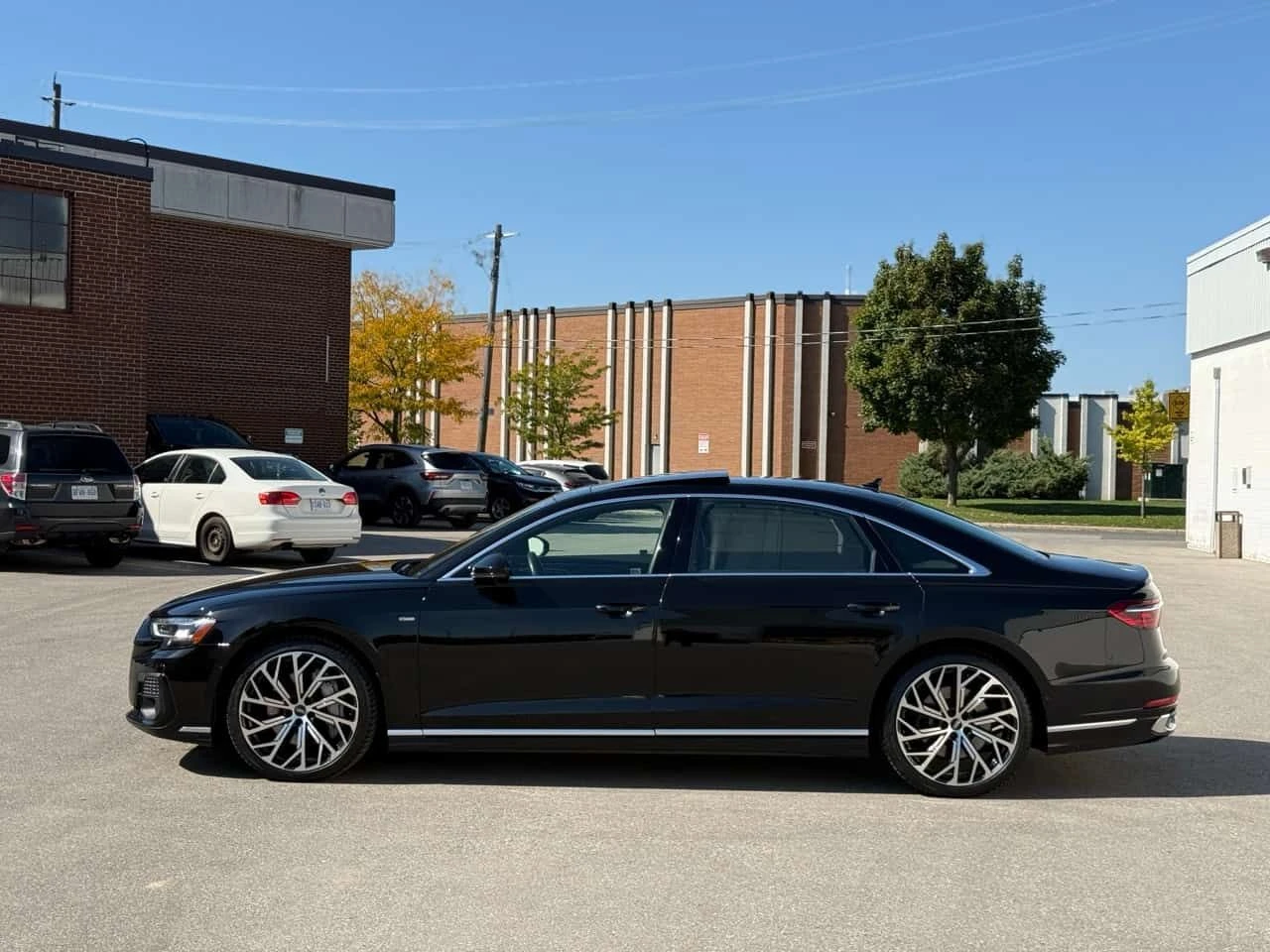Audi A8 L * CARFAX * S LINE * B&O * 360 * ОБДУХВАНЕ, снимка 2 - Автомобили и джипове - 54916793