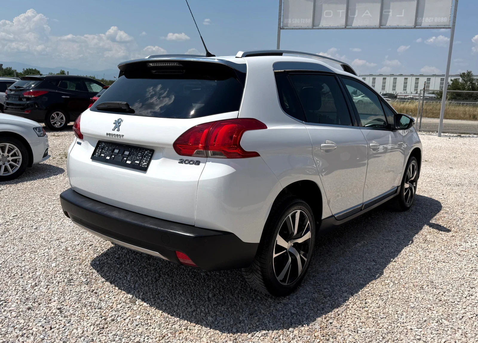 Peugeot 2008 1.6HDI* 120k.c* ALLURE* EURO6B* СЕРВИЗНА ИСТОРИЯ, снимка 4 - Автомобили и джипове - 55064039