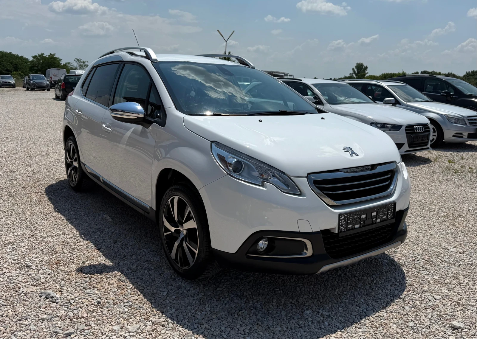 Peugeot 2008 1.6HDI* 120k.c* ALLURE* EURO6B* СЕРВИЗНА ИСТОРИЯ, снимка 2 - Автомобили и джипове - 55064039
