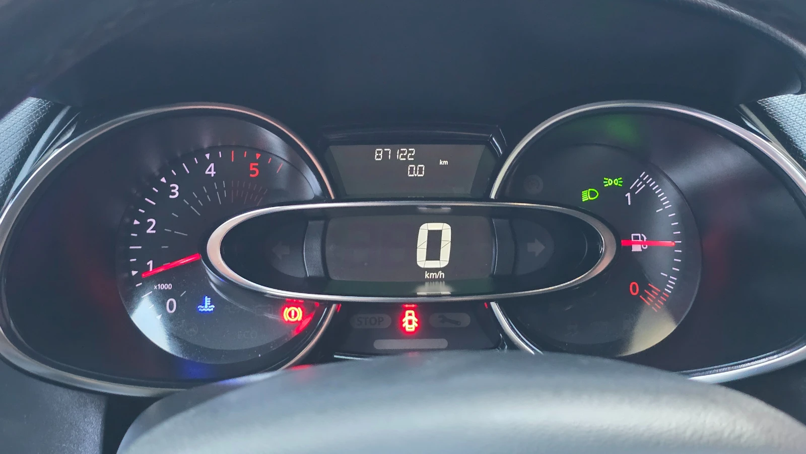 Renault Clio IV 1.5 dci 110 к.с. 6 ск. Intens+ , снимка 11 - Автомобили и джипове - 55084505