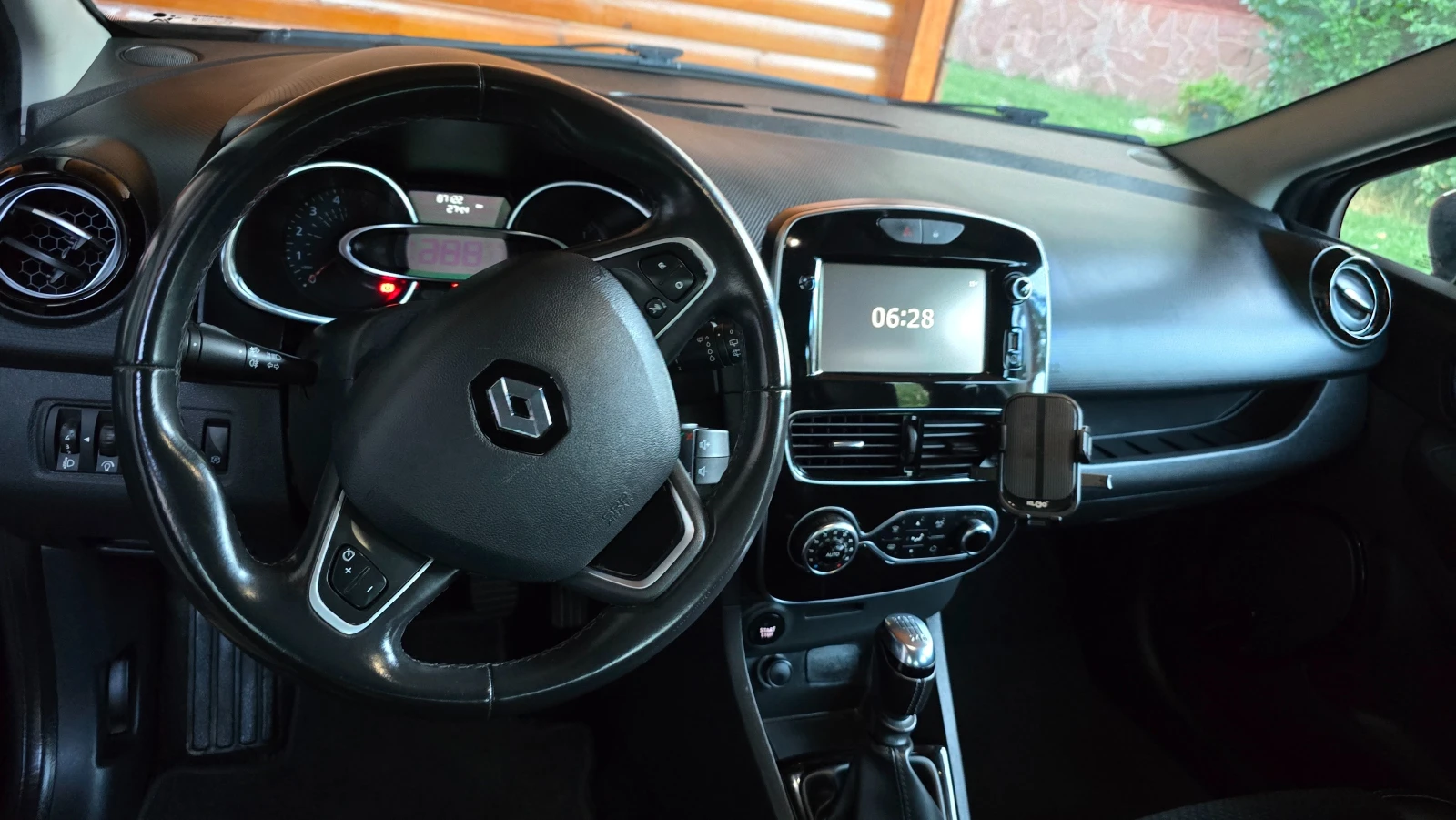 Renault Clio IV 1.5 dci 110 к.с. 6 ск. Intens+ , снимка 9 - Автомобили и джипове - 55084505