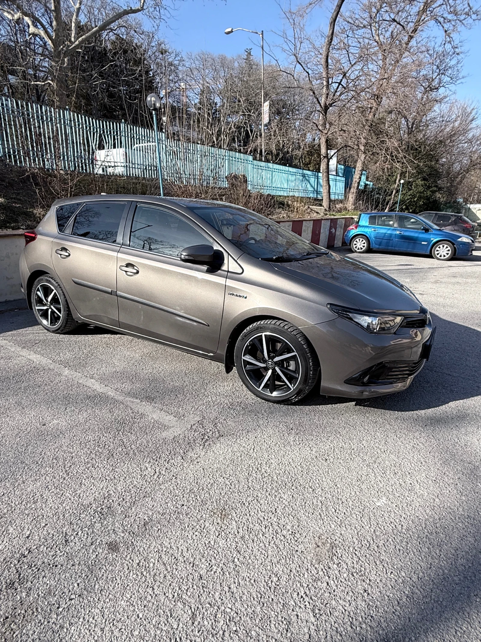 Toyota Auris Toyota Auris Гаранция до 2028г, снимка 2 - Автомобили и джипове - 55103598