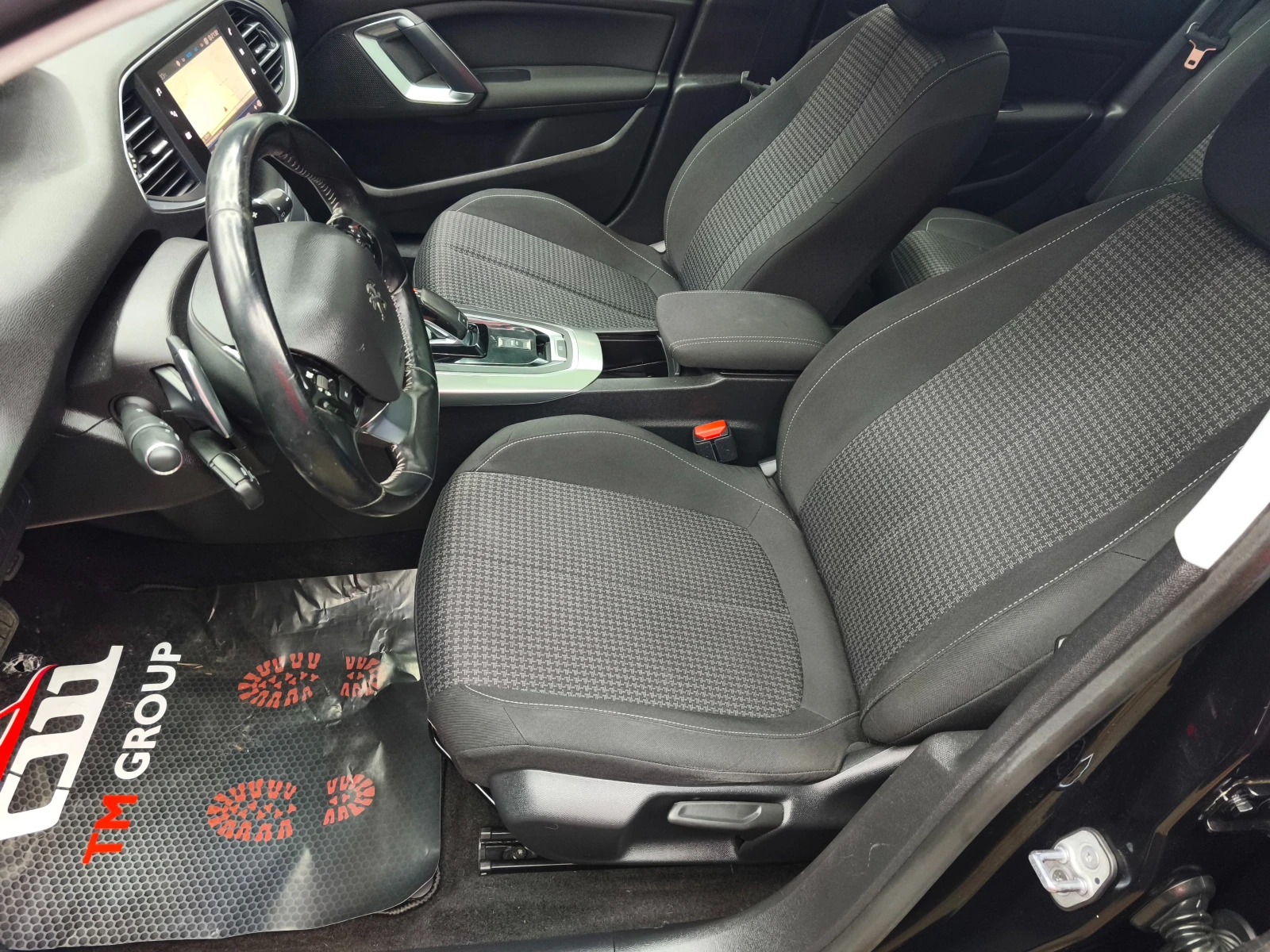 Peugeot 308 1.5HDI Automatic Euro6, снимка 8 - Автомобили и джипове - 55314163