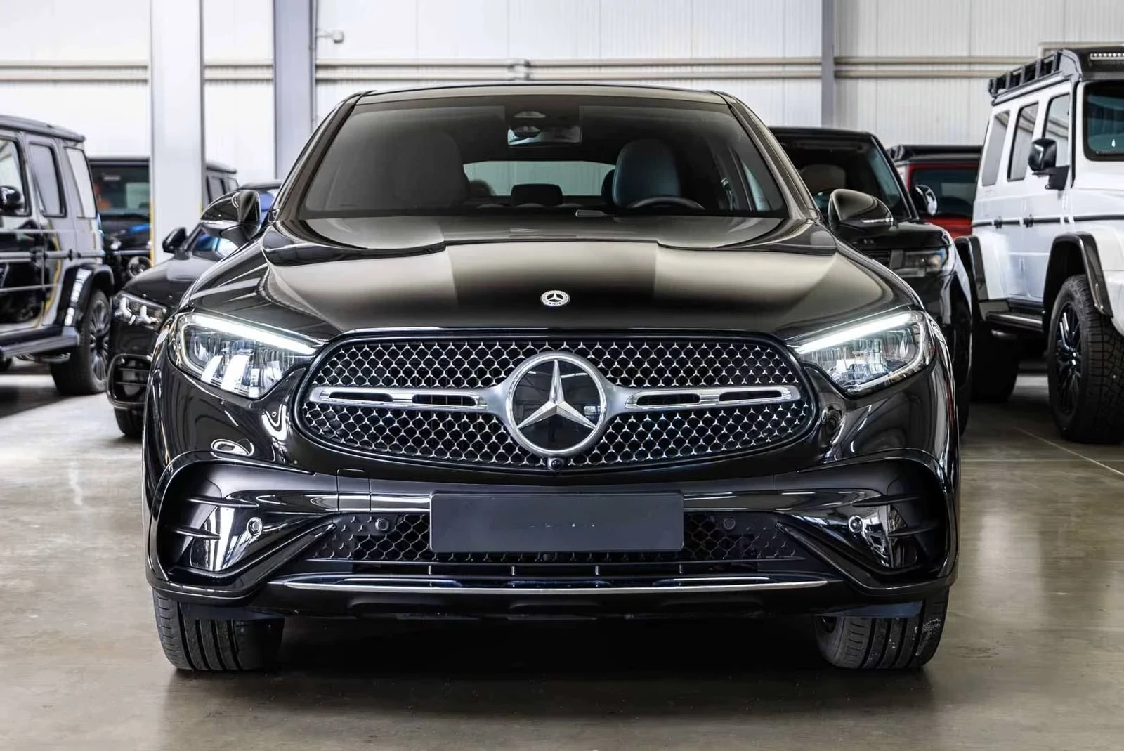 Mercedes-Benz GLC 200 NEW MODEL* 4 MATIC* AMG* PANO* , снимка 2 - Автомобили и джипове - 55652018