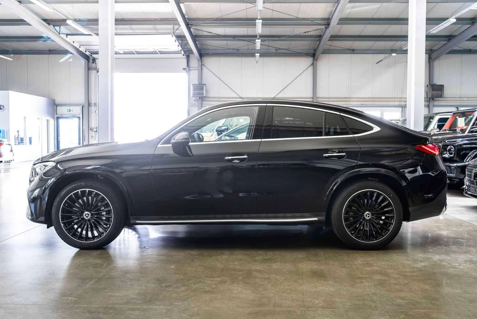Mercedes-Benz GLC 200 NEW MODEL* 4 MATIC* AMG* PANO* , снимка 3 - Автомобили и джипове - 55652018