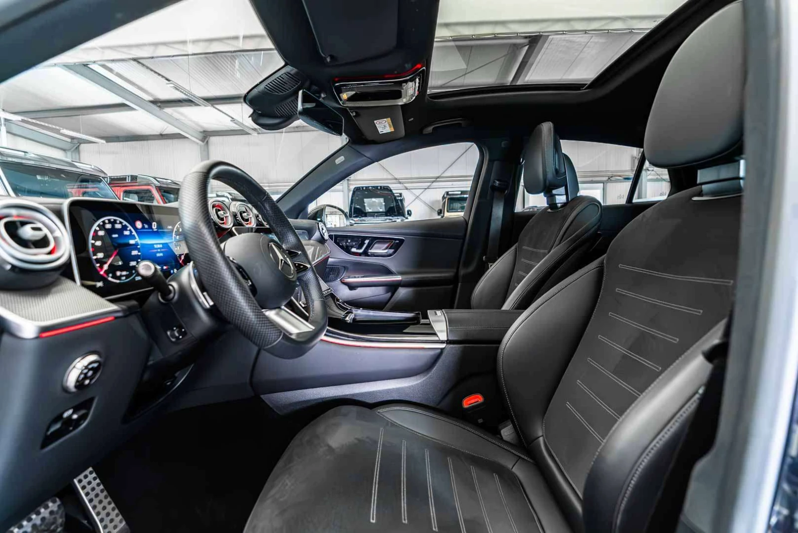 Mercedes-Benz GLC 200 NEW MODEL* 4 MATIC* AMG* PANO* , снимка 11 - Автомобили и джипове - 55652018