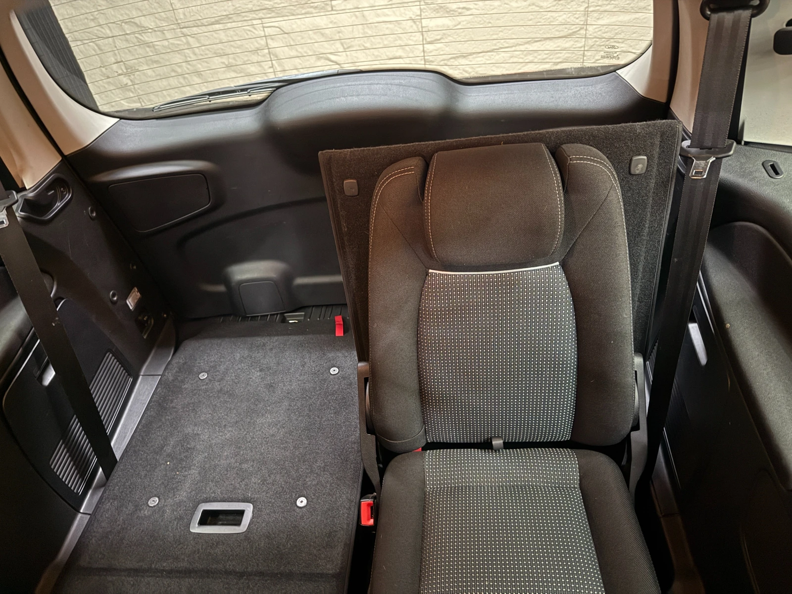 Ford Galaxy 1.6i 160 к.с./7-места, снимка 9 - Автомобили и джипове - 56007047