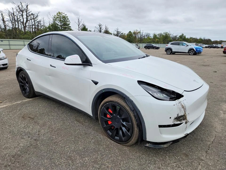 Tesla Model Y PERFORMANCE DUAL MOTOR ALL-WHEEL DRIVE, снимка 4 - Автомобили и джипове - 56366859