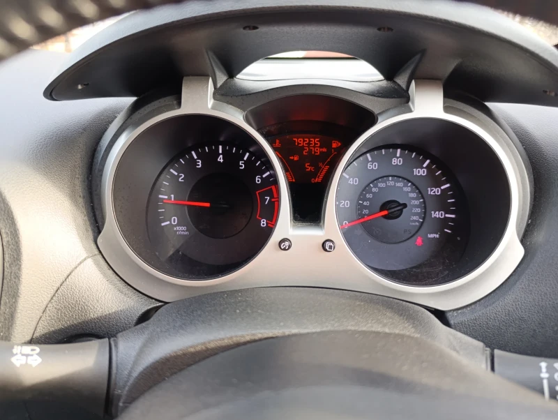 Nissan Juke, снимка 15 - Автомобили и джипове - 48536373