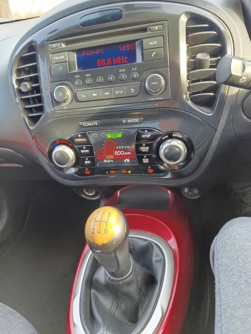 Nissan Juke, снимка 16 - Автомобили и джипове - 48536373