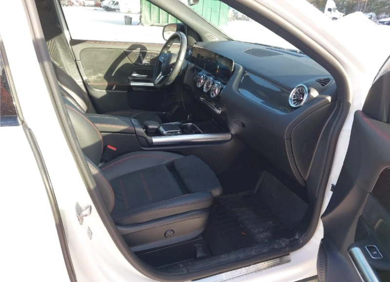 Mercedes-Benz GLA 250 4MATIC / ДИСТРОНИК / ДИГ.ТАБЛО / ПОДГРЕВИ , снимка 7 - Автомобили и джипове - 53261466