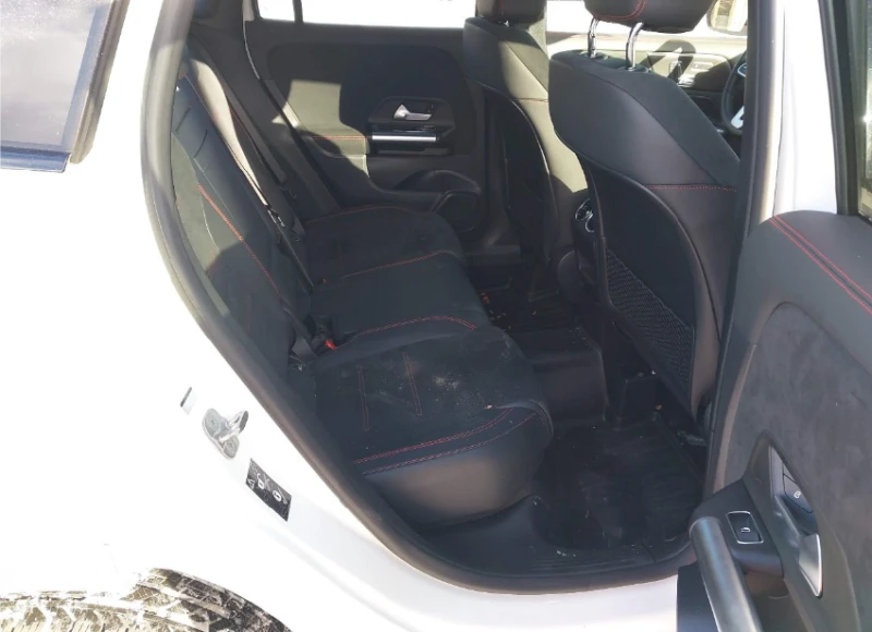 Mercedes-Benz GLA 250 4MATIC / ДИСТРОНИК / ДИГ.ТАБЛО / ПОДГРЕВИ , снимка 10 - Автомобили и джипове - 53261466
