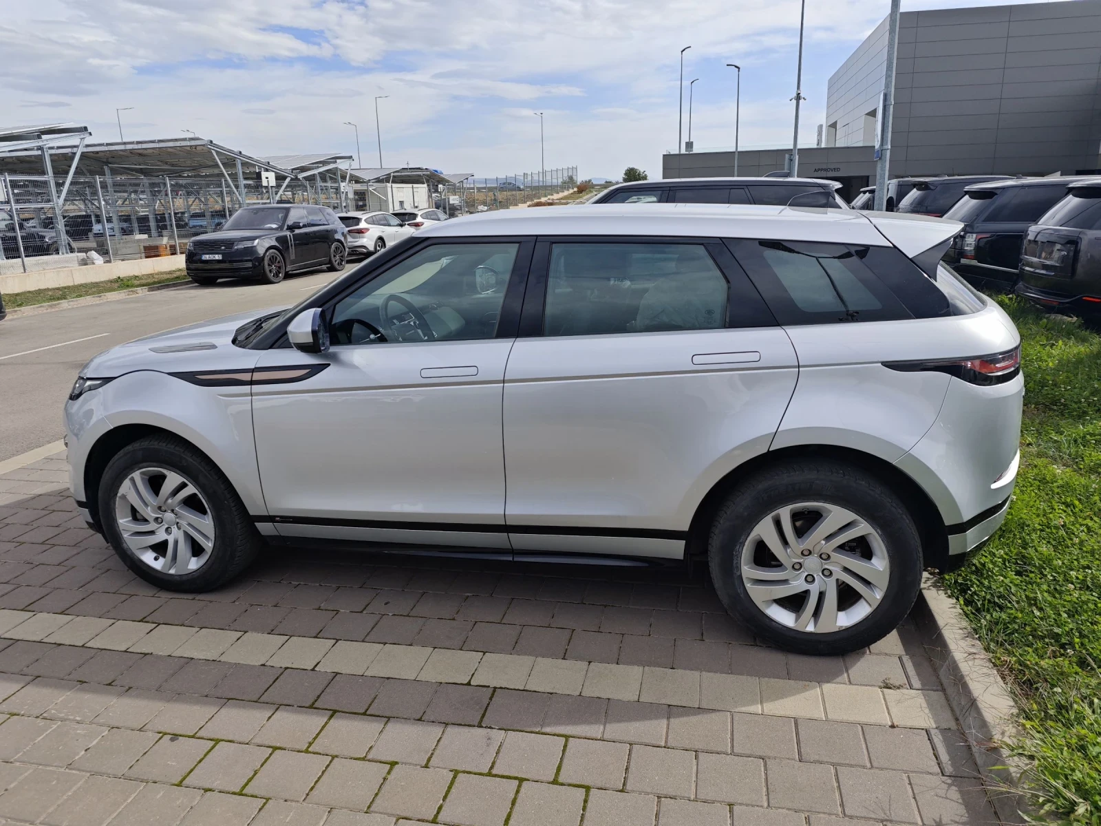 Land Rover Range Rover Evoque 2.0 P200 R-DINAMIC MILD HYBRID - изображение 3