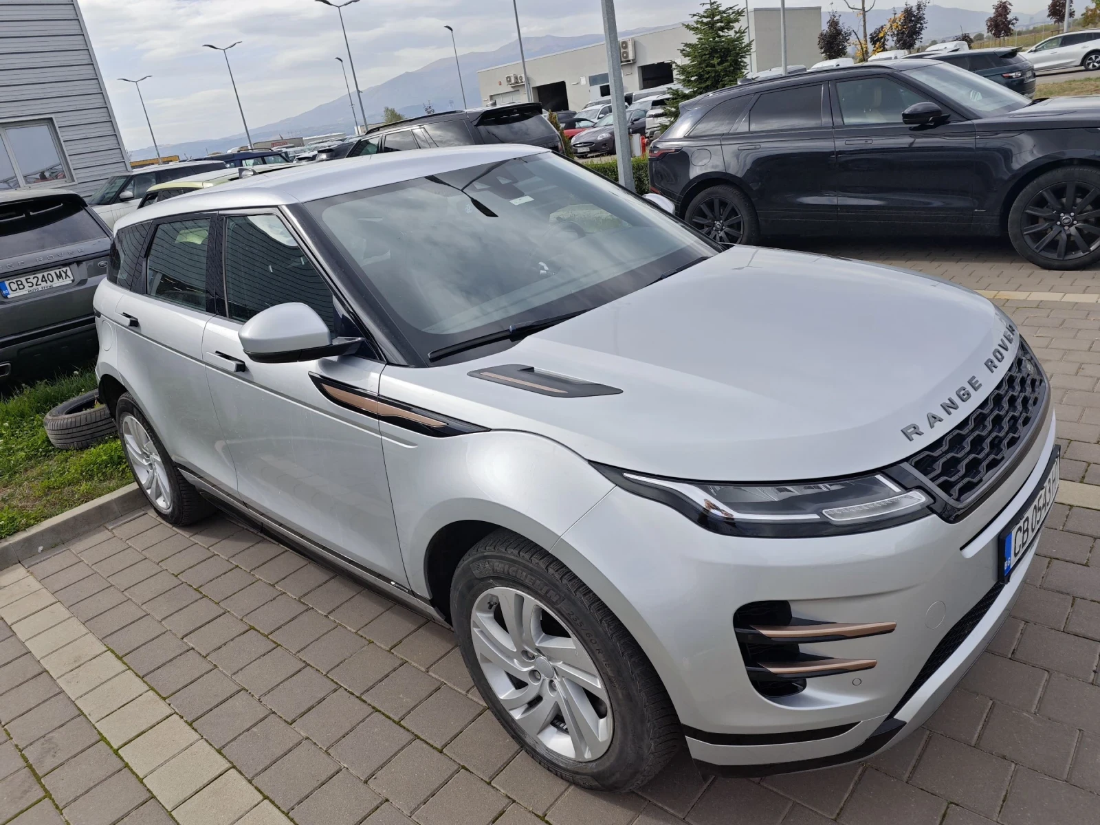 Land Rover Range Rover Evoque 2.0 P200 R-DINAMIC MILD HYBRID - изображение 8