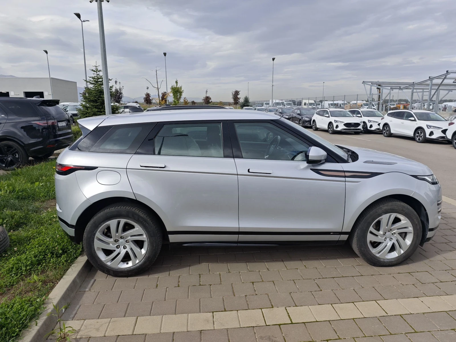 Land Rover Range Rover Evoque 2.0 P200 R-DINAMIC MILD HYBRID - изображение 5