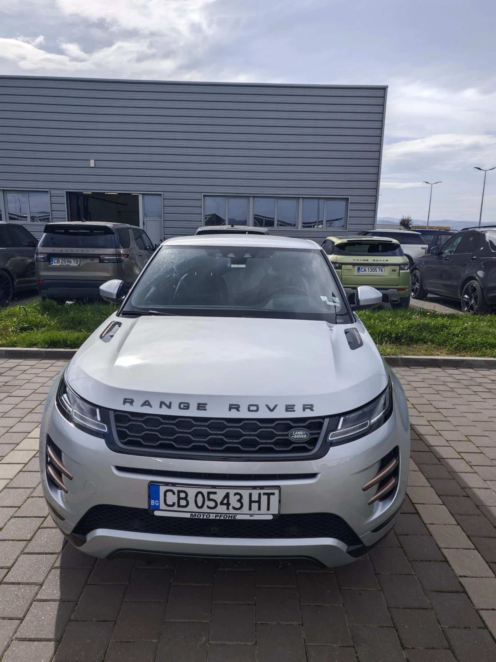 Land Rover Range Rover Evoque 2.0 P200 R-DINAMIC MILD HYBRID - изображение 2