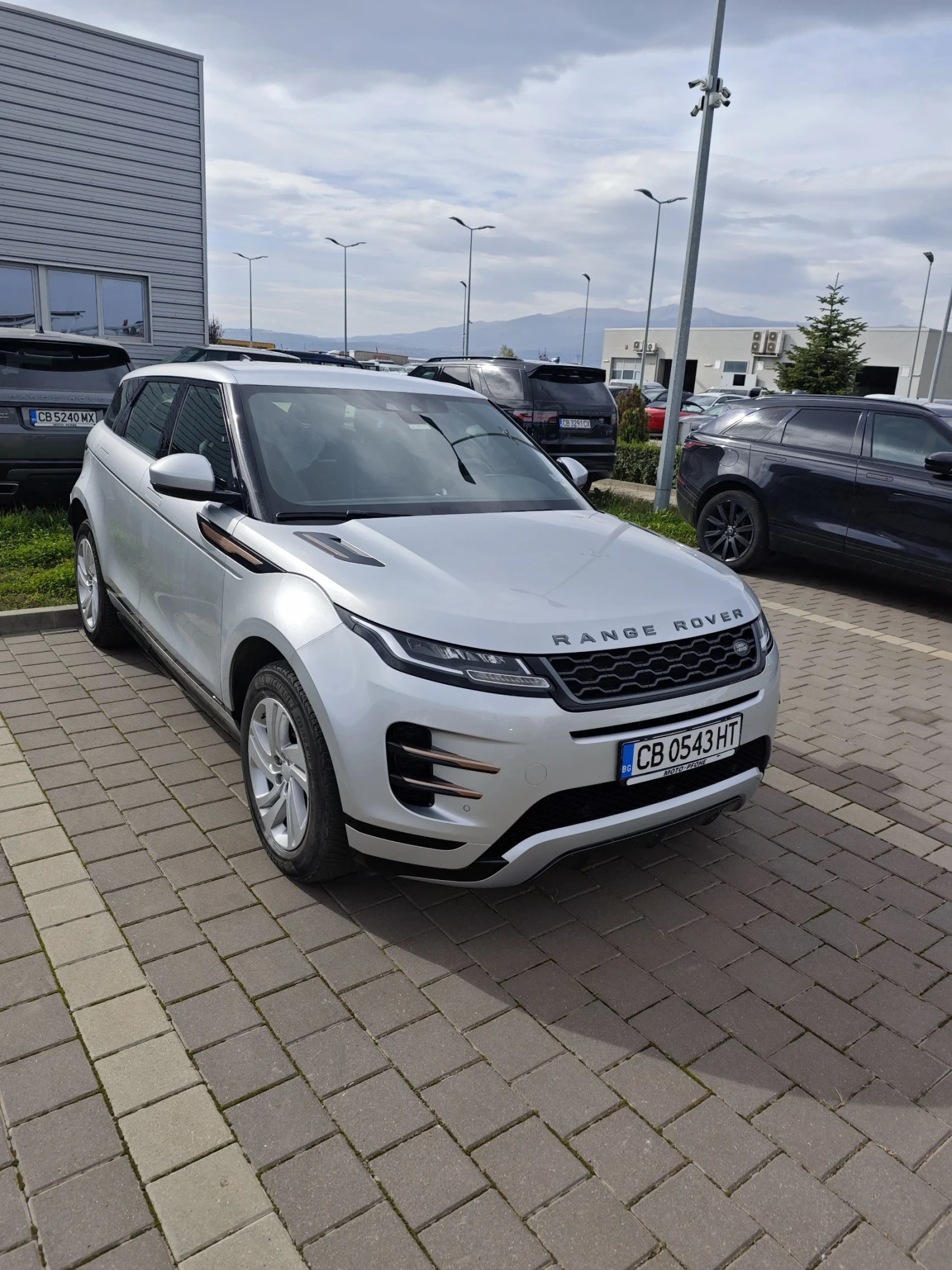 Land Rover Range Rover Evoque 2.0 P200 R-DINAMIC MILD HYBRID - изображение 4